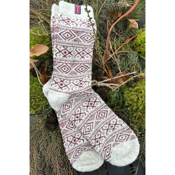 Uld sokker med bordeaux farvet m�nster