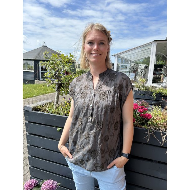 Sommer bluse med broderi