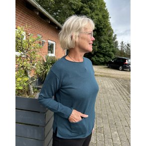 Strik bluse med lomme