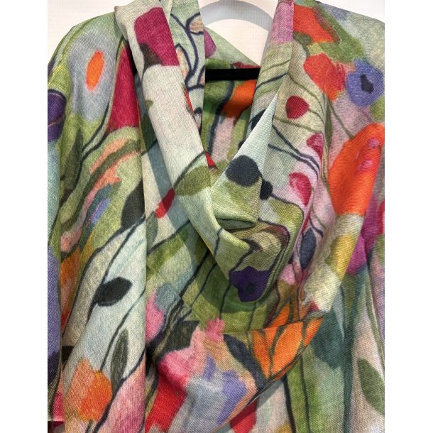 Smukt t�rkl�de med blomster i uld fra Cashmere 