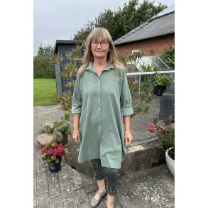 Stor skjorte i lys army baby fljl