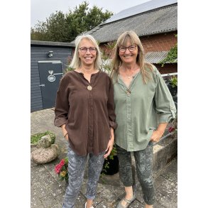 Fljls bluser med stor knap