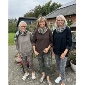 Ensfarvet fljlsbluse