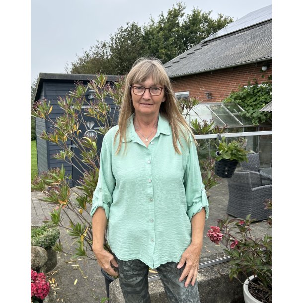 Mint farvet skjorte i viskose