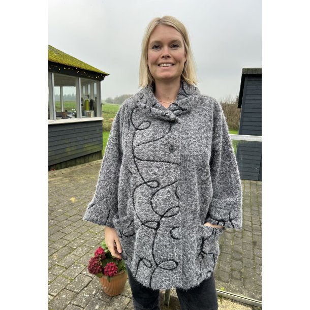 Oversize jakke med broderi