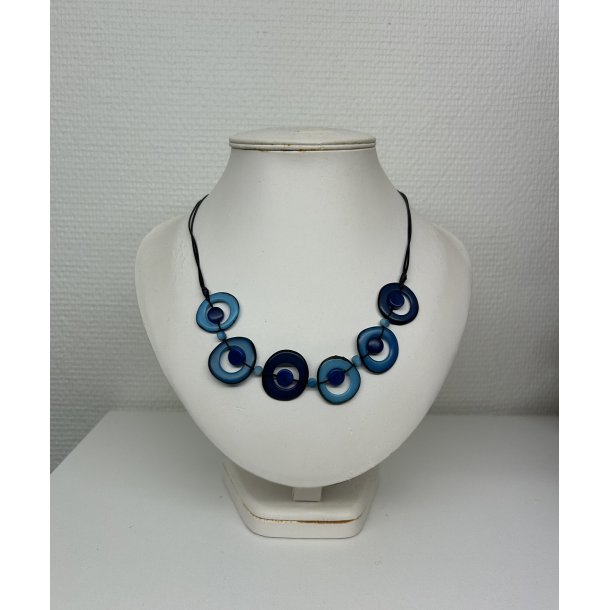 Halsk�de i tagua n�dder bl�