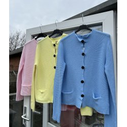 Kort strik cardigan i friske farver