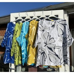 H�r bluse med abstrakt blomster print