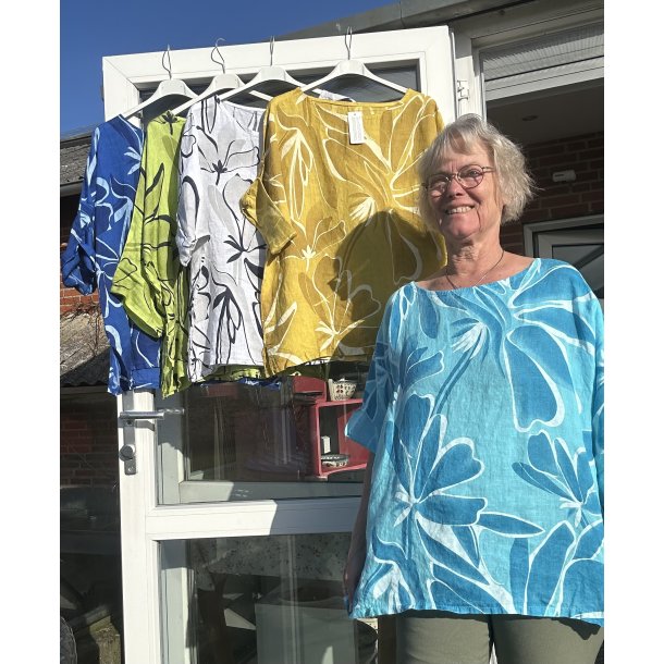 H�r bluse med abstrakt blomster print