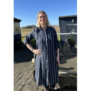 Lang storskjorte i h�r 