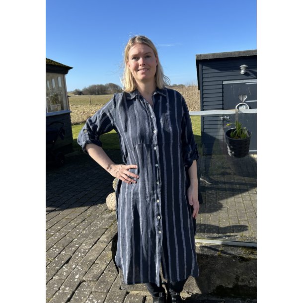 Lang storskjorte i h�r 