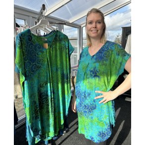 Kjole i h�ndmalet batik