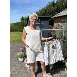 Hvide shorts med smal stribe