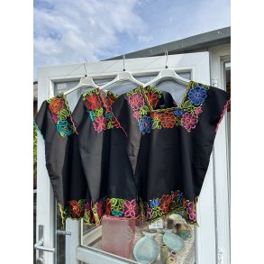 Mexicansk sort �huipil� bluse med broderi 