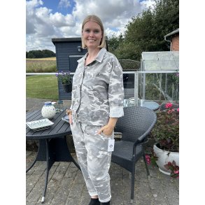 Camouflage bukser med lommer og str�k