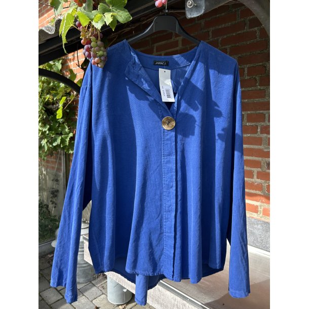 Bluse XXL i bl�t baby fl�jl med pynte knap