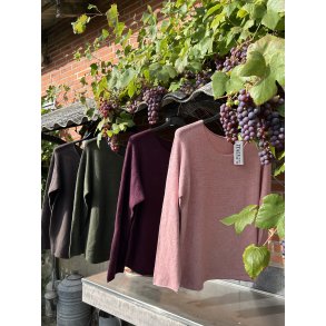 Ensfarvede bluser rund hals