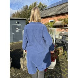 Bl� fl�jls kjole med V udsk�ring