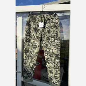 Blomstrede bukser med blomsterprint