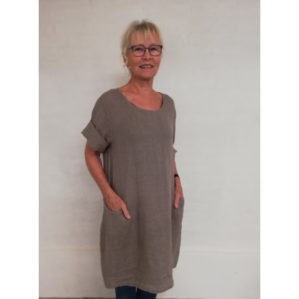 Ensfarvet hrkjole med lommer
