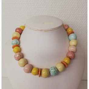 Kazuri halskde 46 cm lys gul