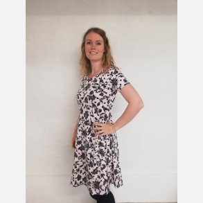 Kjole fra Mansted Wisteria black 