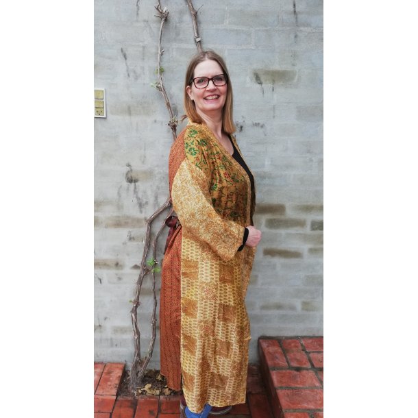 Lang silke kimono fra Masala