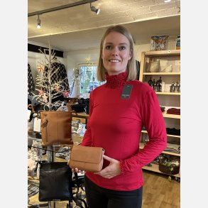 Basis bluse med hj hals