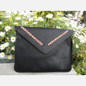 Skuldertaske og clutsch