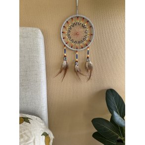 Smuk Drmmefanger med perler og fjer 