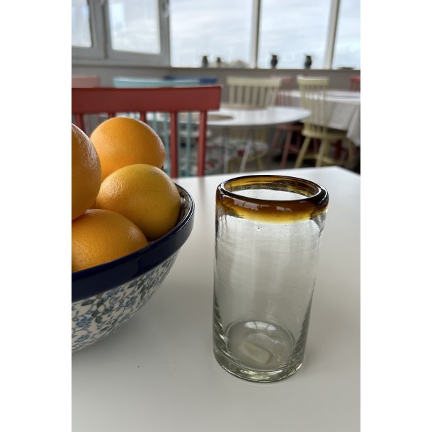 Tilbud mundblste glas med brun kant